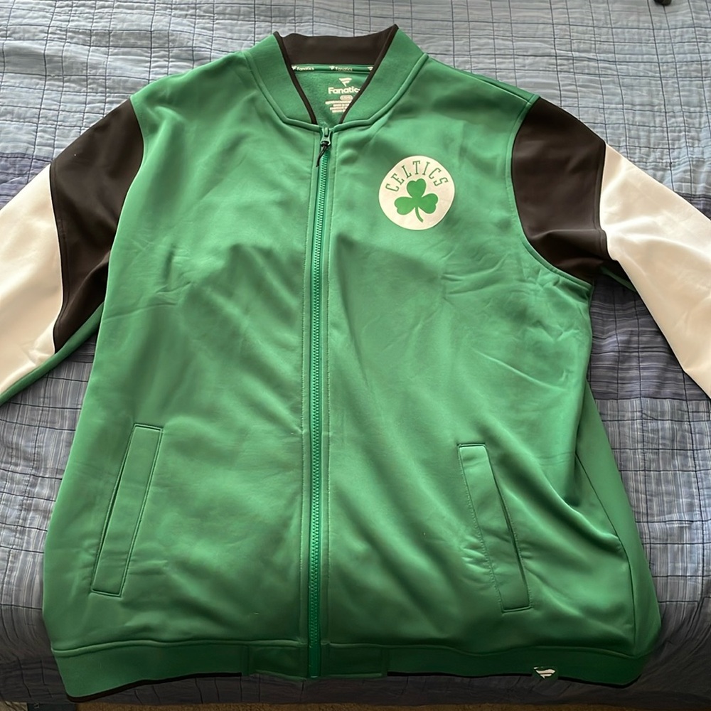 Large green fanatics Celtics warm up long sleeve